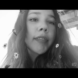 Meet your Posher, Cassandra